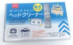 Audio Cassette Head Cleaner Daiso Japón. Limpia el cabezal de tu reproductor y ayuda a mantener una reproducción clara. Ideal para audio vintage.